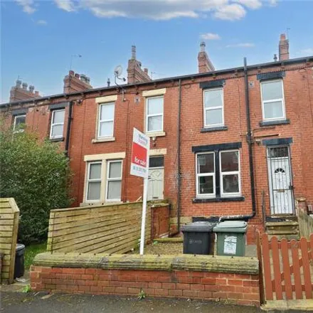 Buy this 1 bed townhouse on Colwyn Mount in Leeds, LS11 6LH