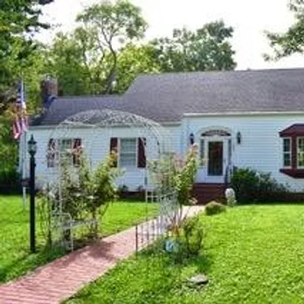 Image 1 - 605 Rose Hill Avenue, Clarksville, VA 23927, USA - House for sale