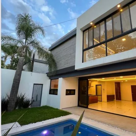 Buy this 4 bed house on Primera Privada de Diana in Primavera, 62370 Cuernavaca