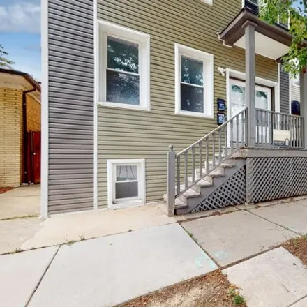 Buy this 3 bed house on 3744 South Parnell Avenue in Chicago, IL 60609