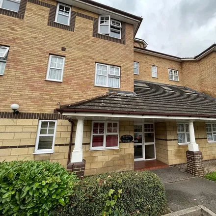 Rent this 2 bed apartment on Earls Meade in Luton, LU2 7EY