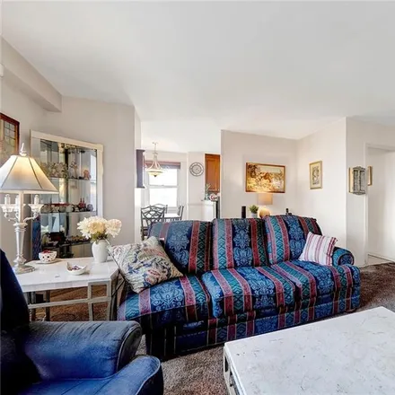 Image 4 - 2512 West 16th Street, New York, NY 11214, USA - Condo for sale