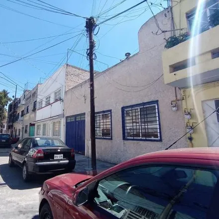 Rent this 2 bed house on Calle Juan Lucas de Lassaga in Cuauhtémoc, 06800 Mexico City