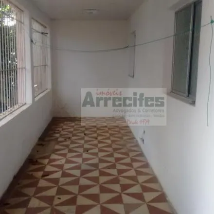 Rent this 3 bed house on Escola Professor Leal de Barros in Rua Antônio Borges Uchoa, Engenho do Meio