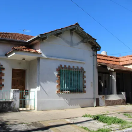 Buy this 2 bed house on unnamed road in Partido de Lomas de Zamora, Lomas de Zamora