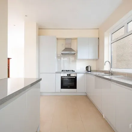 Rent this 2 bed apartment on The Drive in London, NW11 9SX