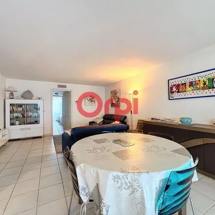 Image 6 - 2112 Route de la Corniche, 83700 Saint-Raphaël, France - Apartment for rent
