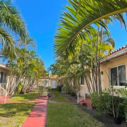 Image 9 - 2165 Bay Drive, Miami Beach, FL 33141, USA - Apartment for rent