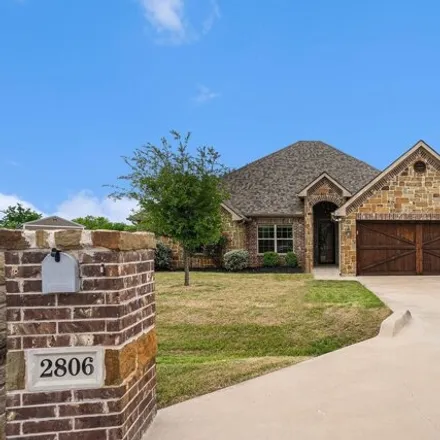 Buy this 4 bed house on 2840 Willow Ridge Circle in Granbury, TX 76049