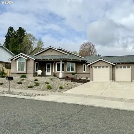Buy this 3 bed house on 973 Quail Ridge Lane in Baker City, OR 97814