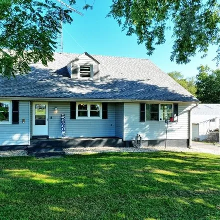 Buy this 5 bed house on 52nd Road in Yorkville, WI 53182
