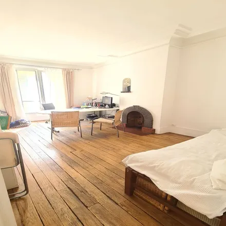 Rent this 3 bed apartment on 16 Boulevard Bessières in 75017 Paris, France
