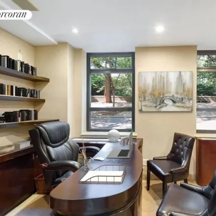 Image 2 - 870 5th Avenue, New York, NY 10065, USA - Apartment for sale