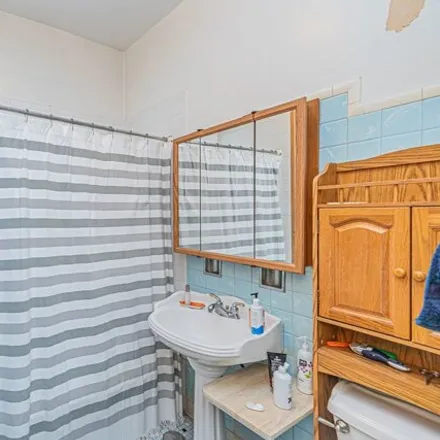 Image 7 - 2042 North Sawyer Avenue, Chicago, IL 60647, USA - House for sale