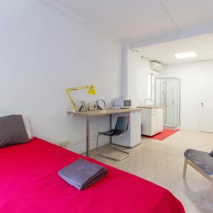 Rent this 4 bed apartment on Carrer Lope de Vega in 60, 08005 Barcelona