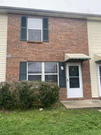 Rent this 2 bed apartment on 1512 East Knollwood Circle in Clarksville, TN 37043