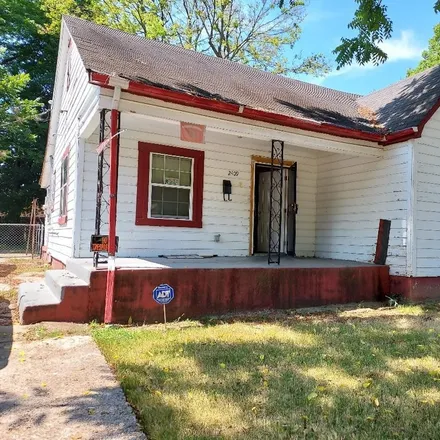 Buy this 2 bed house on 2414 Lamar Avenue in Bellevue, Memphis