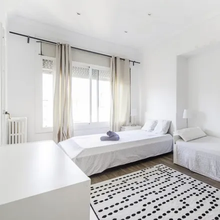 Rent this 13 bed room on Carrer de Casanova in 197, 08001 Barcelona