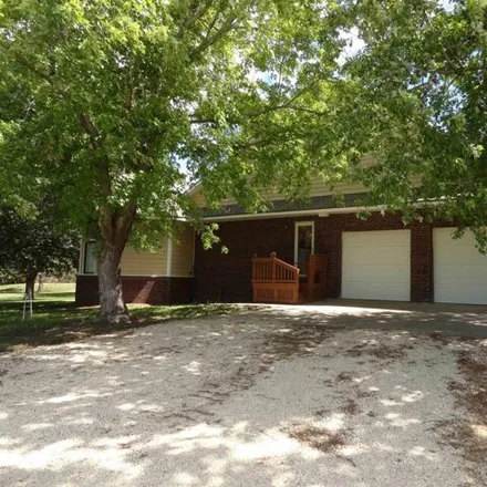 Image 2 - West 1st Street, McPherson, KS 67460, USA - House for sale