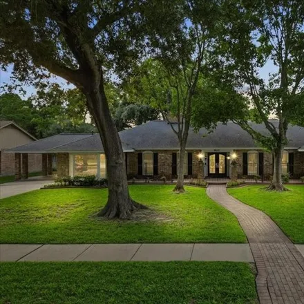 Buy this 4 bed house on 863 Woodland Drive in El Lago, Harris County