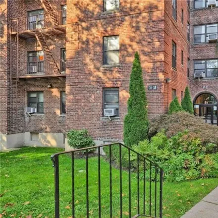Image 7 - 29-14 139th Street, New York, NY 11354, USA - Apartment for sale
