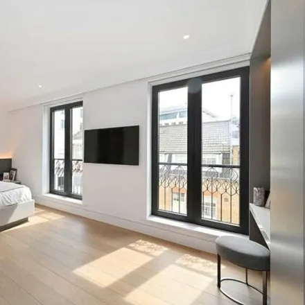 Image 4 - 4-13 Little Chester Street, London, SW1X 7AS, United Kingdom - Townhouse for rent