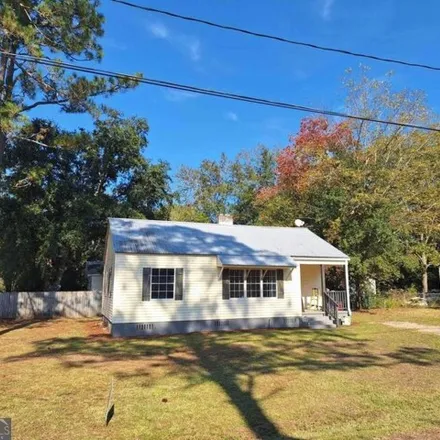 Buy this 2 bed house on 281 Peachtree Street in Holt Homes, Baxley