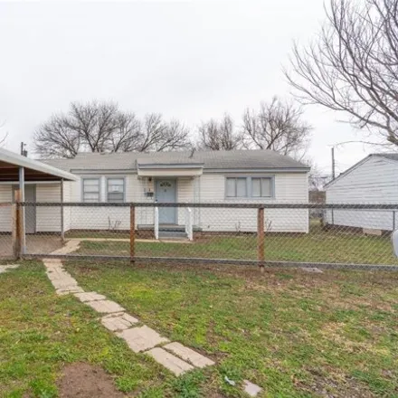 Buy this 2 bed house on 214 Southwest 24th Street in Lawton, OK 73505