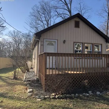Rent this 2 bed house on 99 Ramsay Road in Upper Greenwood Lake, West Milford
