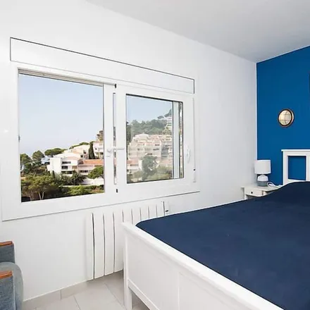 Rent this 3 bed apartment on 17320 Tossa de Mar