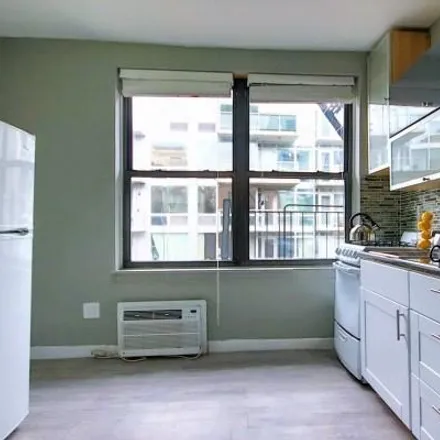 Image 3 - Juice Bar, 422 East 14th Street, New York, NY 10009, USA - Apartment for rent