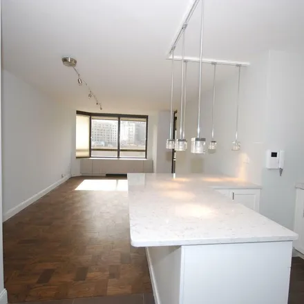 Image 2 - Manhattan Place, East 37th Street, New York, NY 10016, USA - Apartment for rent