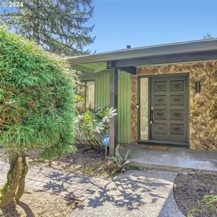 Image 4 - 2 Abelard, Lake Oswego, OR 97035, USA - House for sale