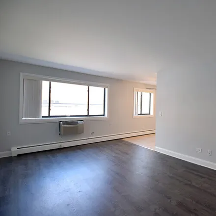 Image 3 - 6001 N Kenmore Ave, Unit 211 - Apartment for rent