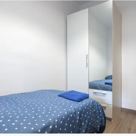 Rent this 1 bed apartment on Carrer del Doctor Vicent Zaragozà in 46020 Valencia, Spain