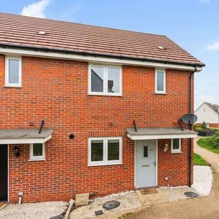 Rent this 2 bed house on 25 Abbey Mead Close in Dartford, DA1 5UQ