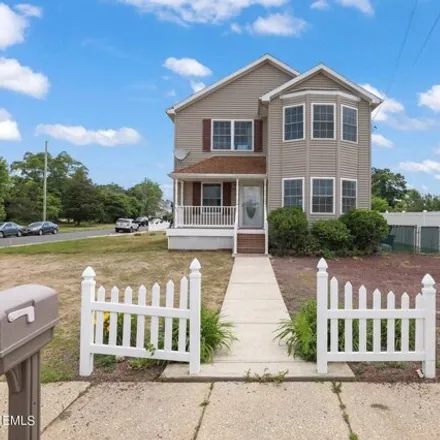 Buy this 3 bed house on 301 S Green St in Tuckerton, New Jersey