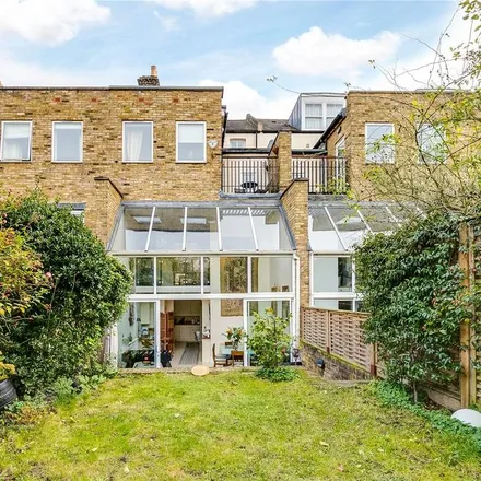 Rent this 3 bed townhouse on Rosehill Road in London, SW18 2NT