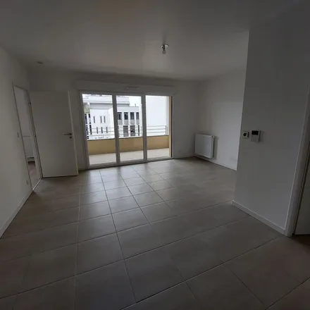 Rent this 3 bed apartment on 34 Rue Celestin Passet in 33270 Floirac, France