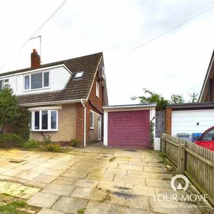 Buy this 3 bed duplex on Woodford Close in Barton Seagrave, NN15 6UL
