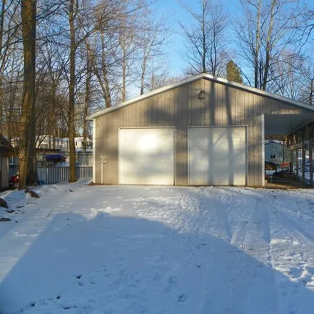 Buy this studio house on 5164 Ferndale Drive in Hayes Township, MI 48625