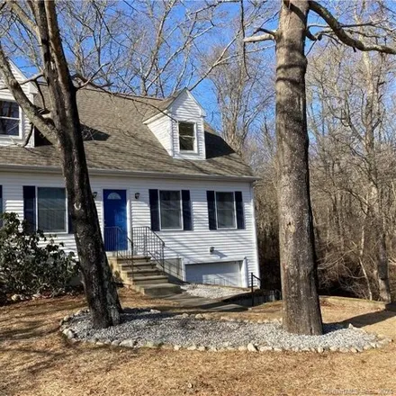 Rent this 3 bed house on 15 Elizabeth Drive in Pawcatuck, Stonington