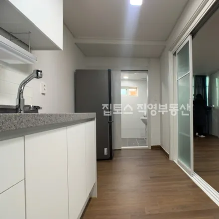 Rent this studio apartment on 서울특별시 강남구 역삼동 664-4