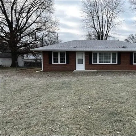 Buy this 3 bed house on 1476 East Briggs Drive in Macon, MO 63552