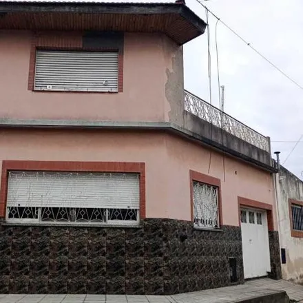 Buy this 3 bed house on Juan M. Núñez 2699 in Partido de Avellaneda, 1871 Dock Sud