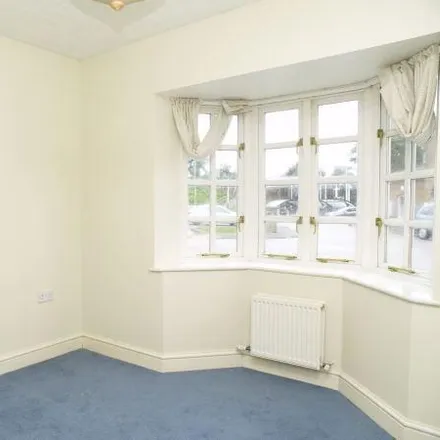 Image 3 - Station Approach, Ewell, KT17 1DR, United Kingdom - Apartment for rent