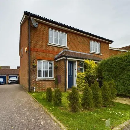 Buy this 3 bed duplex on The Chilterns in North Hertfordshire, SG1 6BA