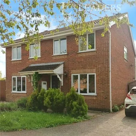 Buy this 3 bed duplex on Redwing Close in Oakham, LE15 6DA