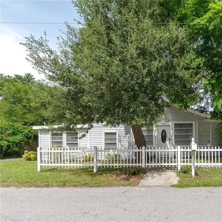 Buy this 5 bed house on 1108 24th Street West in Bradenton, FL 34205