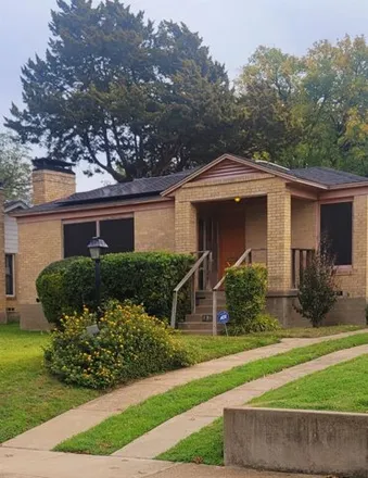Buy this 2 bed house on 1934 Berwick Avenue in Dallas, TX 75203